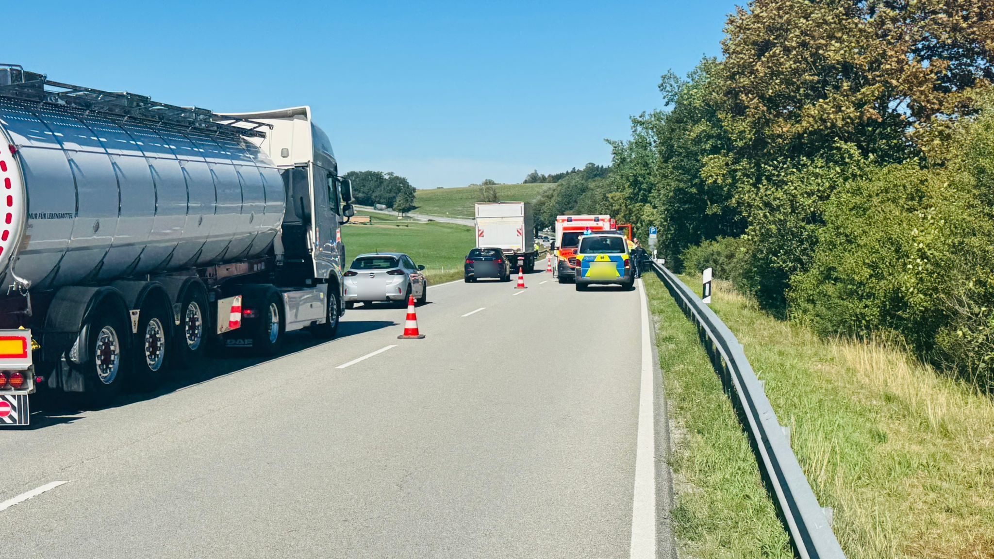 14 Uhr: Verkehrsunfall auf der B15