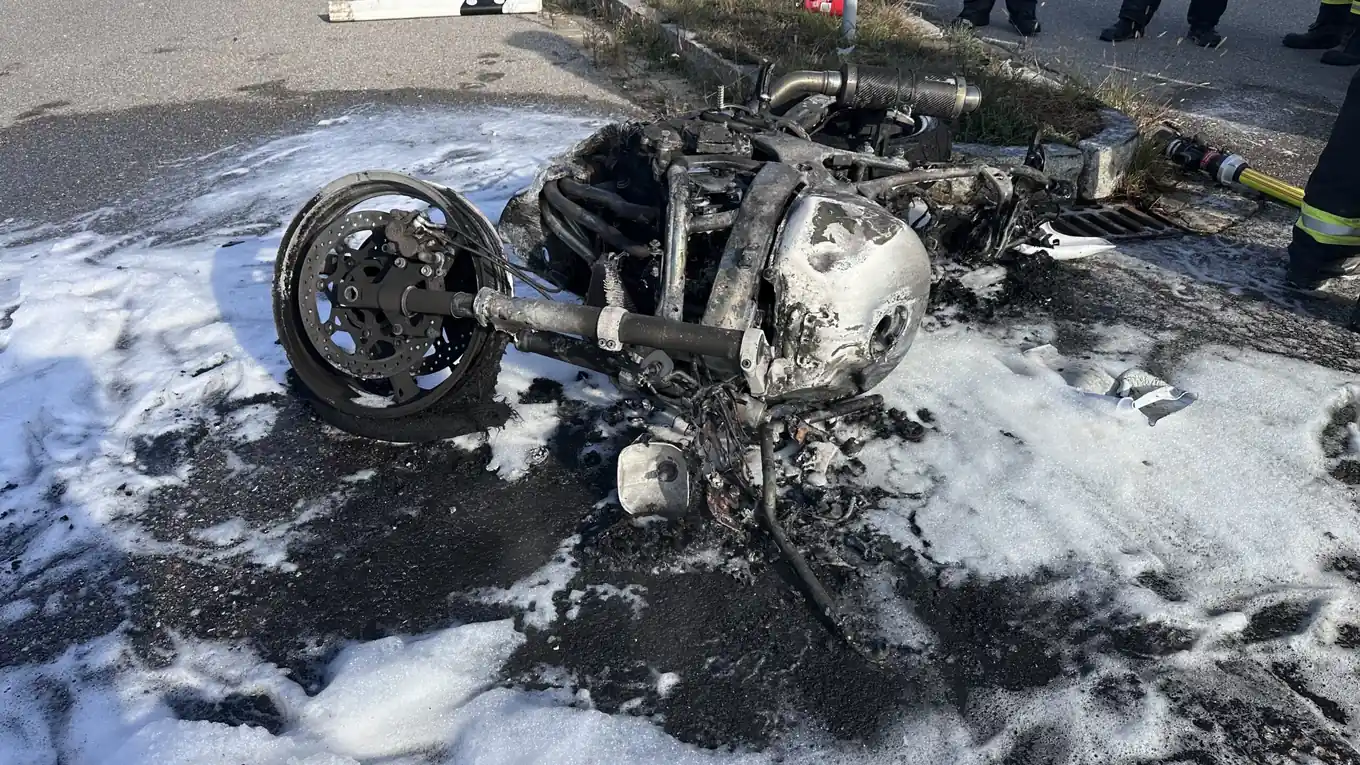 15.45: Motorradunfall auf Bundesstraße