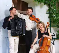 Nur noch wenige Restkarten fürs „Trio Wellcaru“