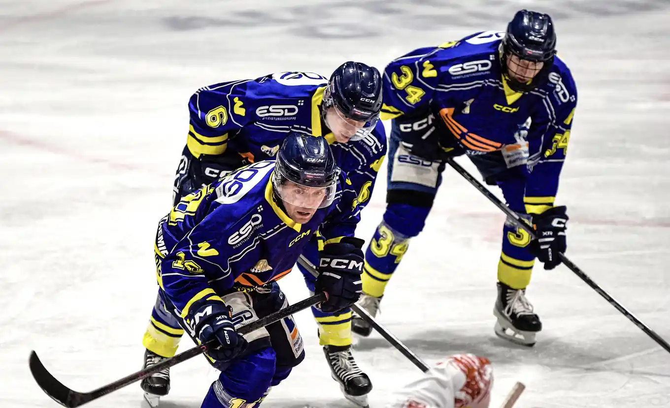 Erst gegen die „Mighty Dogs“, dann bei den „Sharks“