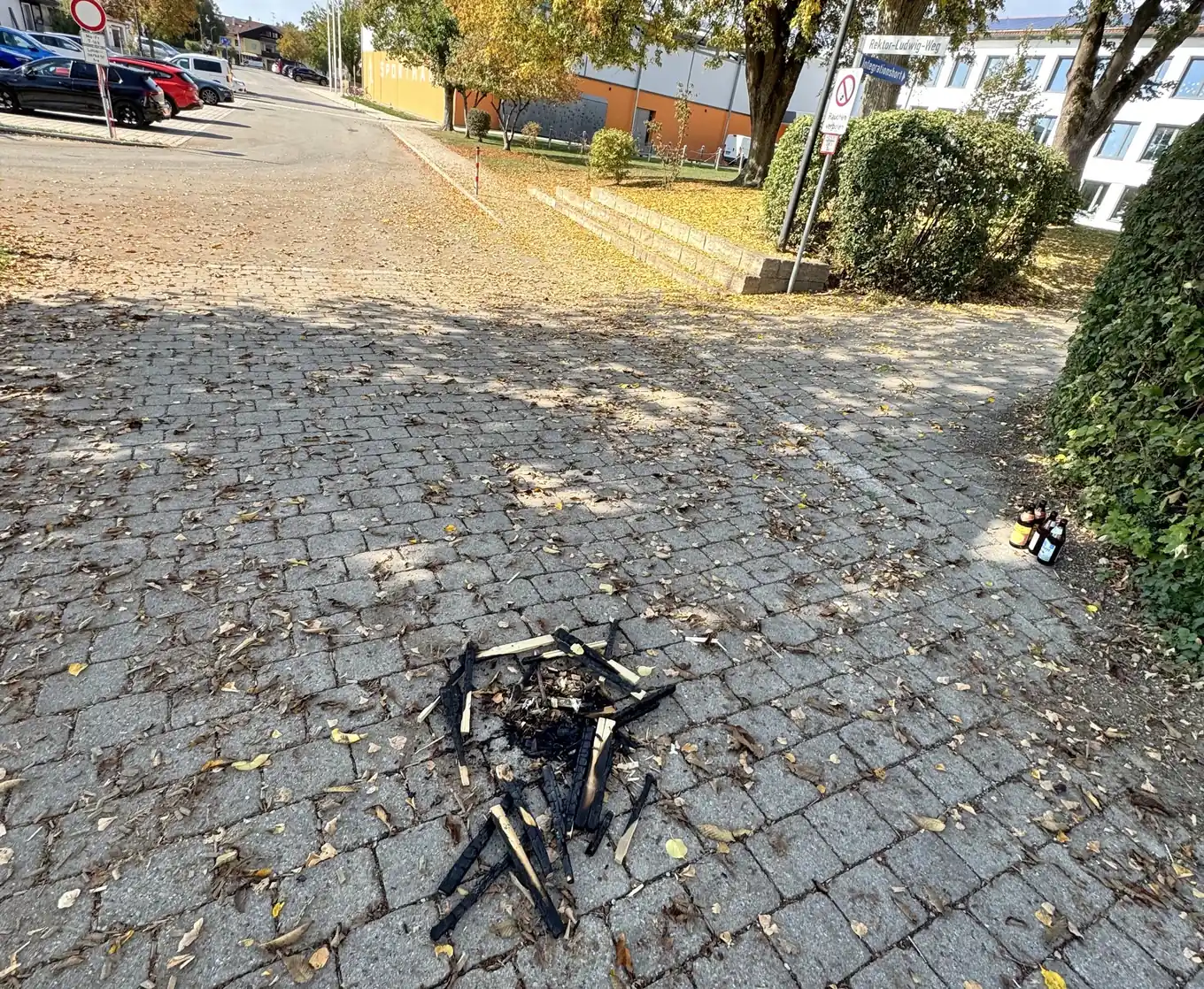 Spielplatz in Pfaffing ein Party-Treff samt „Müllhalde“?