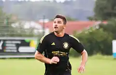 Grünthal feiert seinen Matchwinner Jakob Schuster